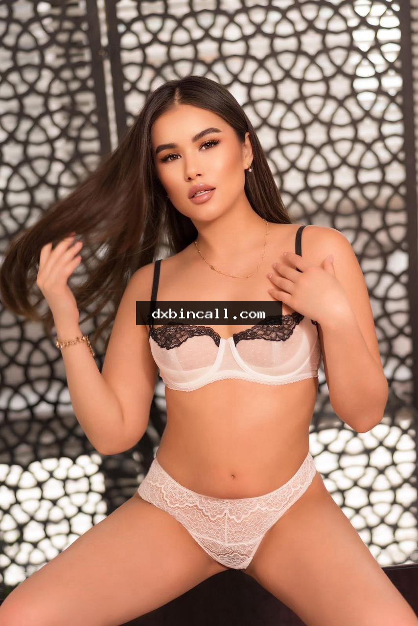 Ariella thumb 3